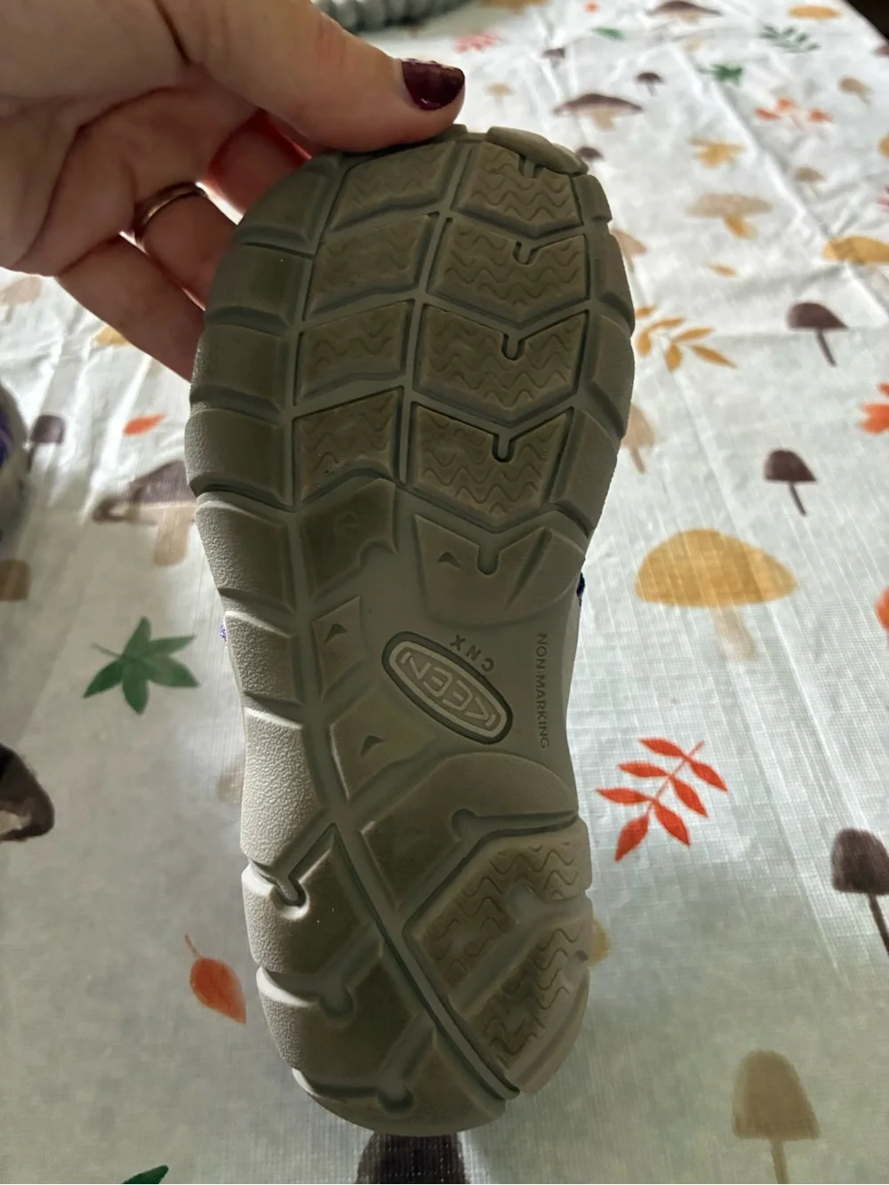 Keen Girls youth Purple Outdoor Sandals - size 12